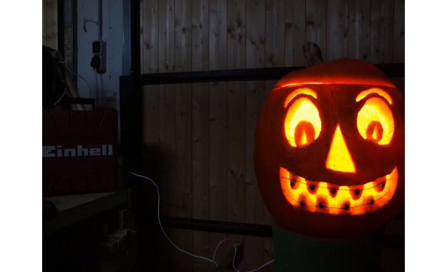 Kreatív tipp: Faragott Halloween tök